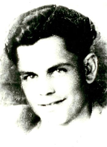 Жук А.С. – секретарь завкома комсомола в 1945 г. Жук А.С. – секретарь завкома комсомола в 1945 г.