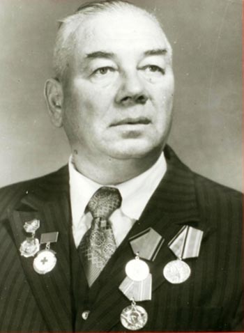 Ю.Р. Ольшевский, секретарь ЗК ВЛКСМ ТМЗ (1948 г.) Ю.Р. Ольшевский, секретарь ЗК ВЛКСМ ТМЗ (1948 г.)