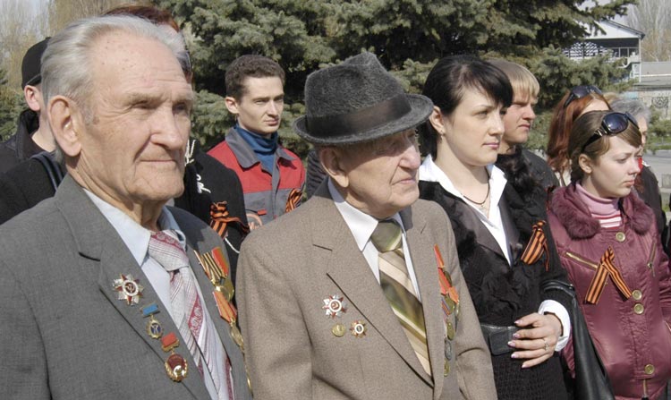 Ветераны ВОВ и труда: Ю.Лопатко и А.Волошин Ветераны ВОВ и труда: Ю.Лопатко и А.Волошин